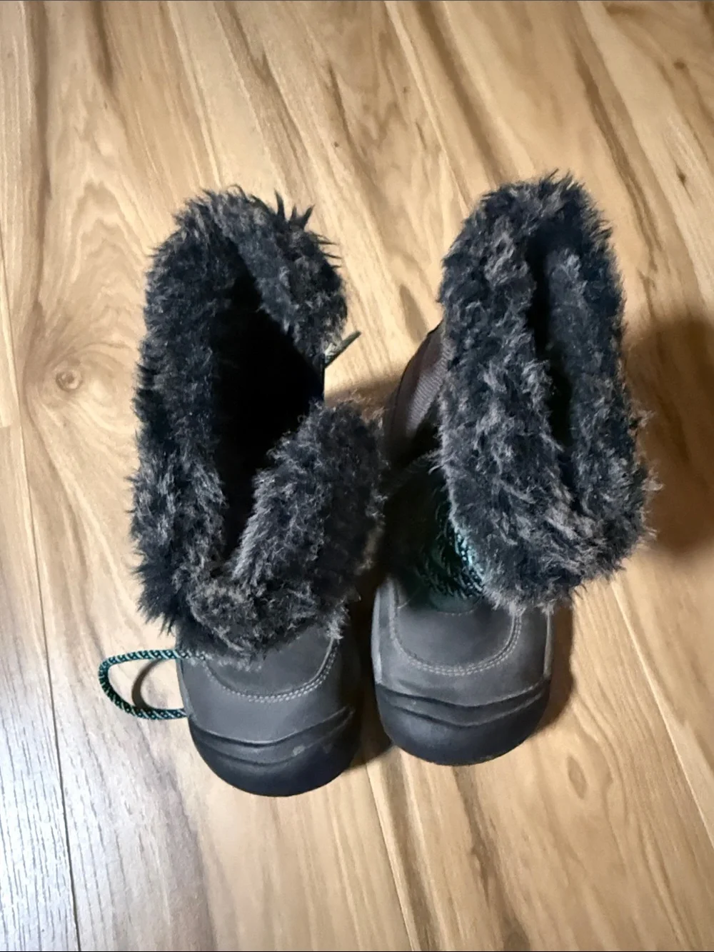 Keen Gray and Teal Women's Insulated Winter Boots with Faux-Fur Collar